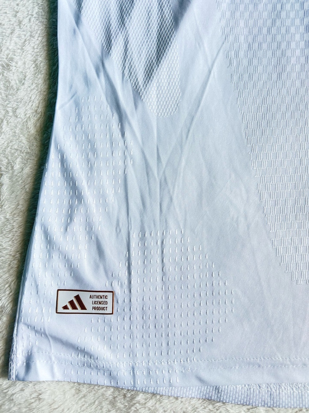 Real Madrid FC Home Jersey 2026/27. Valverde #8 - Picture 6 of 8